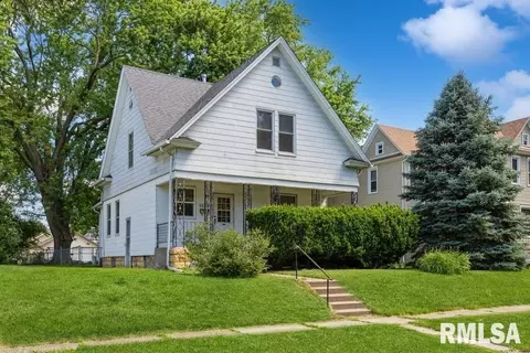 1120 W 13th St, Davenport, IA 52804