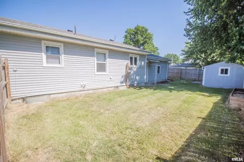 1801 15th St, Viola, IL 61486 photo 5