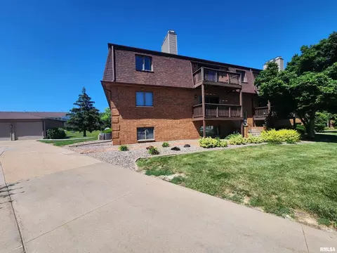 4190 Mallard Ct #2, Bettendorf, IA 52722