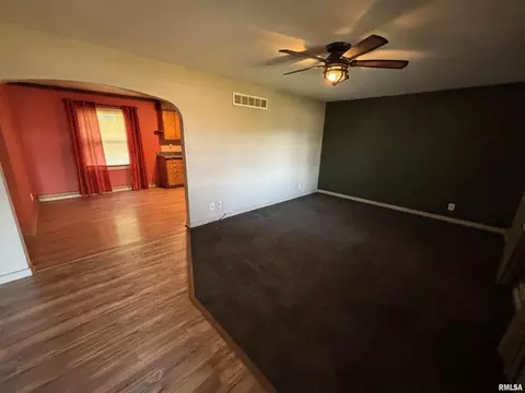 Living - 3638 84, Thomson, IL 61285 photo 4 of 6
