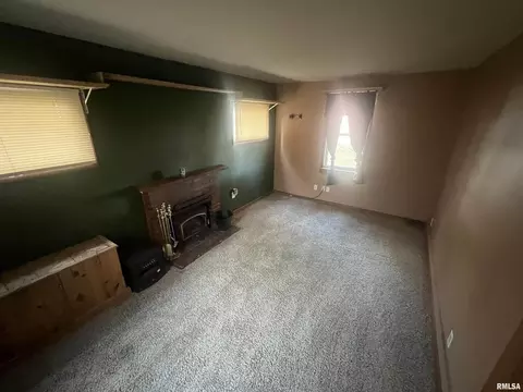 Living - 3638 84, Thomson, IL 61285 photo 1 of 6