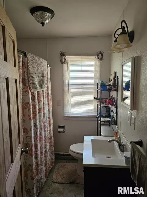 Bath - 3638 84, Thomson, IL 61285 photo 1 of 5