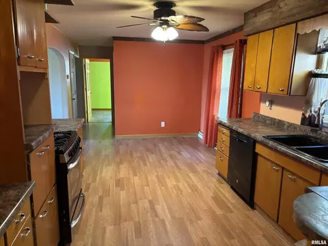Entry Way - 3638 84, Thomson, IL 61285 photo 1 of 2