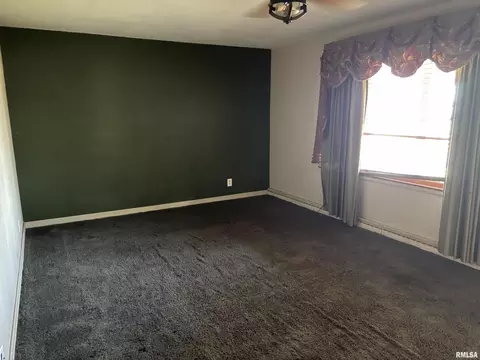 Living - 3638 84, Thomson, IL 61285 photo 3 of 6