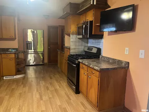Kitchen - 3638 84, Thomson, IL 61285 photo 1 of 4