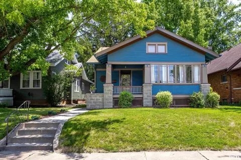 2120 12th St, Moline, IL 61265