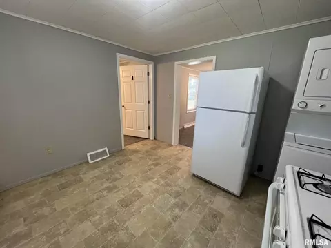 700 Willow St, Kewanee, IL 61443 photo 14