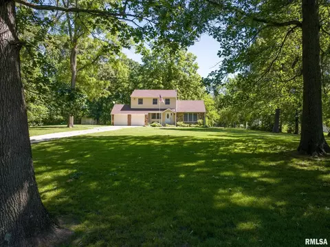 2982 158th Ave, Sherrard, IL 61281