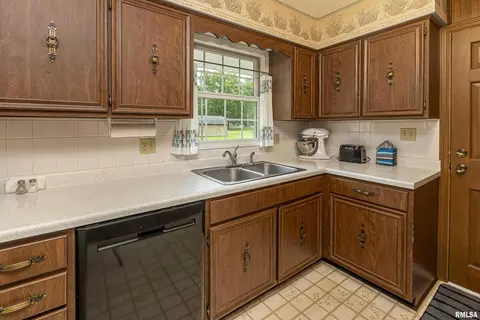 314 Red Row, Marion, IL 62959 photo 9