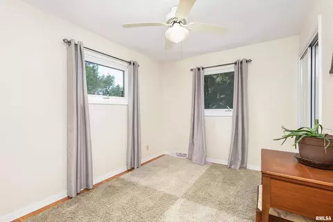 3211 45th St, Moline, IL 61265 photo 28