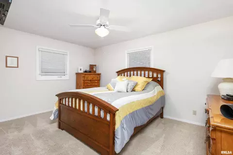 3211 45th St, Moline, IL 61265 photo 22