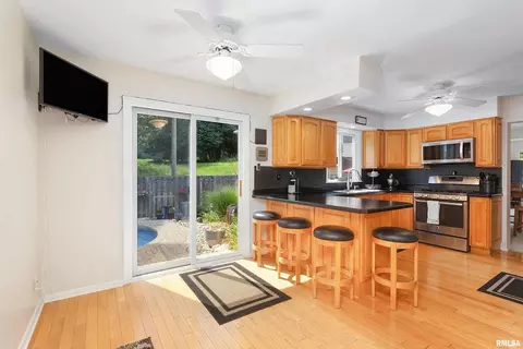 3211 45th St, Moline, IL 61265 photo 19
