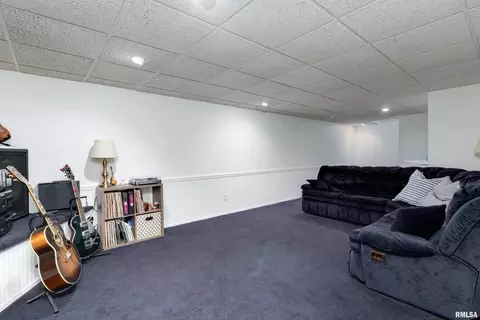 3211 45th St, Moline, IL 61265 photo 32