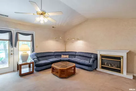 1511 E Willow Dr, Marion, IL 62959 photo 5