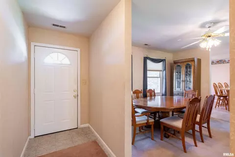1511 E Willow Dr, Marion, IL 62959 photo 4
