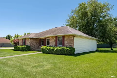 1511 E Willow Dr, Marion, IL 62959 photo 2