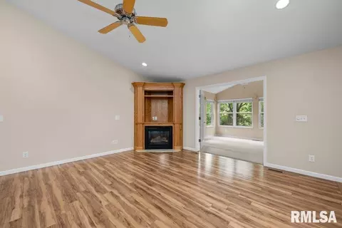 3304 14th St, Silvis, IL 61282 photo 7