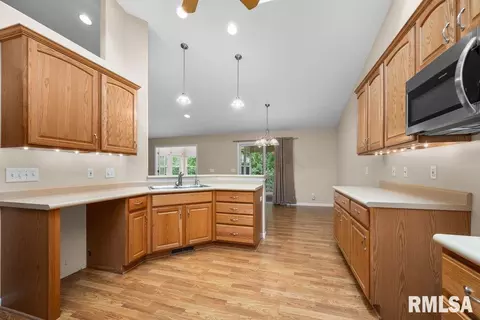 3304 14th St, Silvis, IL 61282 photo 11