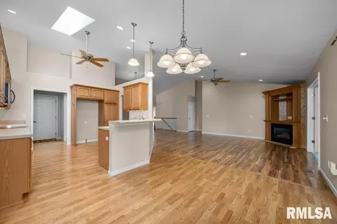 3304 14th St, Silvis, IL 61282 photo 9