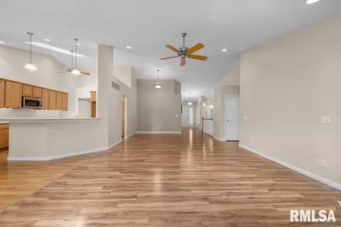 3304 14th St, Silvis, IL 61282 photo 8