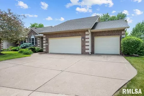 3304 14th St, Silvis, IL 61282