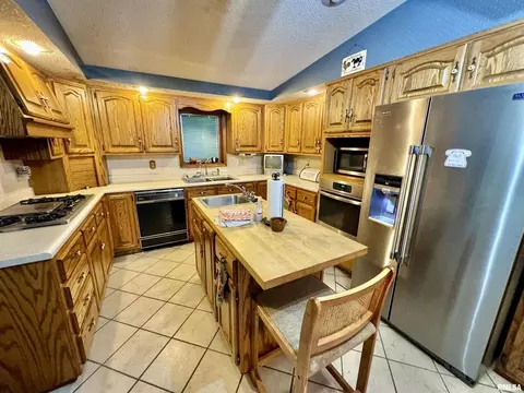 404 N Seba St, Hurst, IL 62949 photo 8