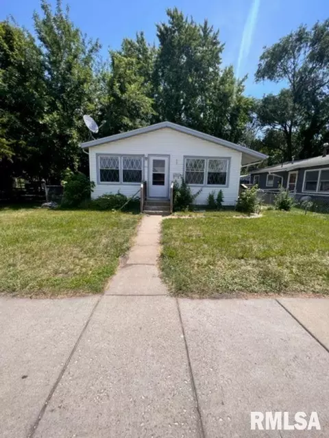 3111 9th St, Rock Island, IL 61201