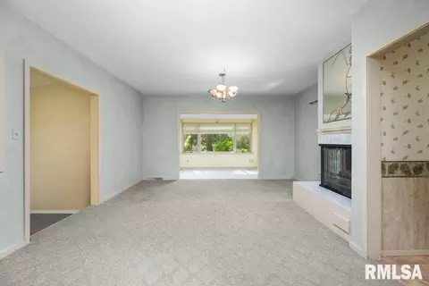 4205 7th Ave, Moline, IL 61265 photo 8