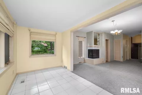 4205 7th Ave, Moline, IL 61265 photo 10