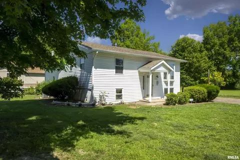 1004 S Hadfield St, Marion, IL 62959