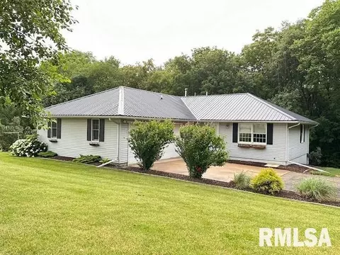 22900 Moens Rd, Atkinson, IL 61235