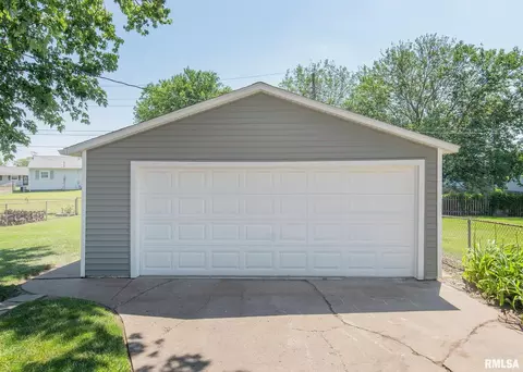 445 6th St E, Milan, IL 61264 photo 4