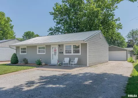 445 6th St E, Milan, IL 61264