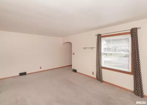 1917 36th St, Moline, IL 61265 photo 7