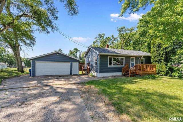 2705 W 47th St, Davenport, IA 52806