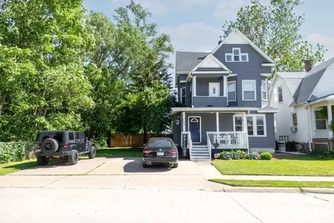 3415 Rockingham Rd, Davenport, IA 52802