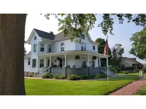317 N Cottage Grove Ave, Princeville, IL 61559