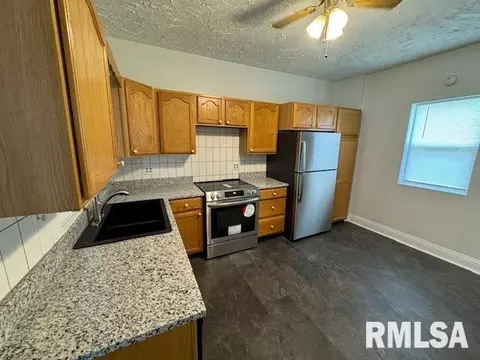 1828 3rd St, Moline, IL 61265 photo 6