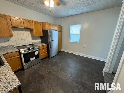 1828 3rd St, Moline, IL 61265 photo 7