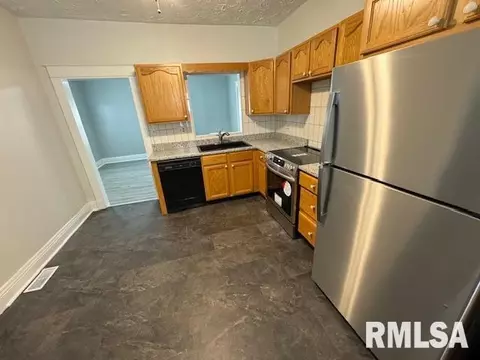 1828 3rd St, Moline, IL 61265 photo 5