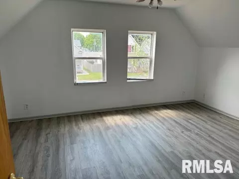1828 3rd St, Moline, IL 61265 photo 8