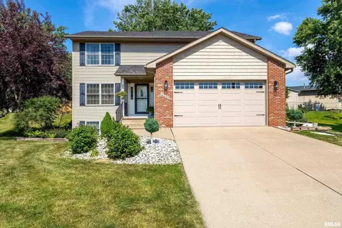 3240 W 65th Street Ct, Davenport, IA 52806