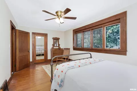 2025 5th St, Moline, IL 61265 photo 41