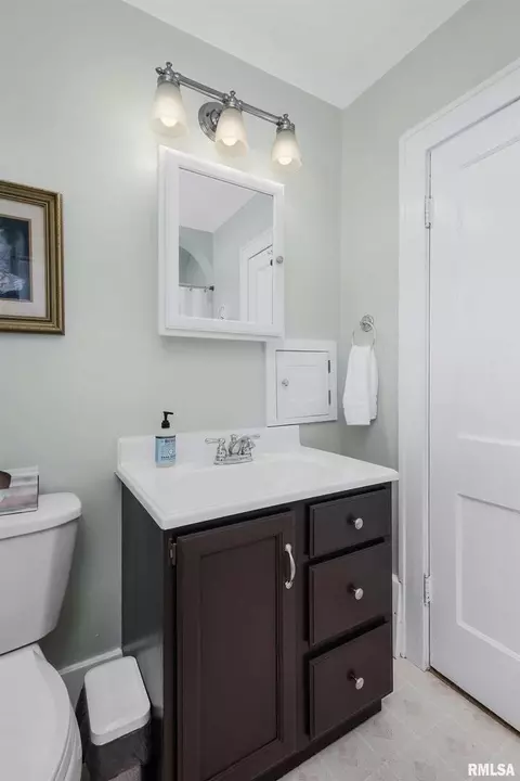 2025 5th St, Moline, IL 61265 photo 38