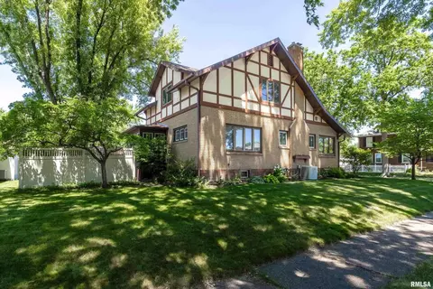 2025 5th St, Moline, IL 61265 photo 3