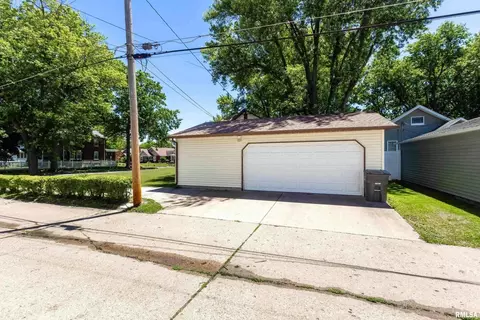 2025 5th St, Moline, IL 61265 photo 11