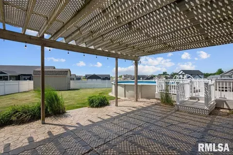 29 Dawn Ct, Eldridge, IA 52748 photo 39