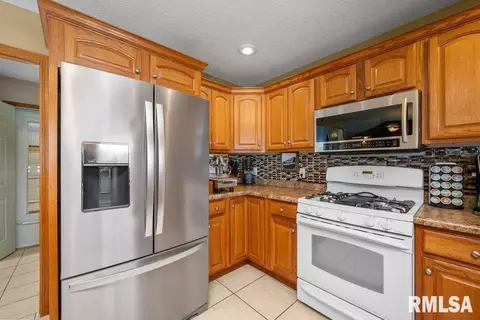 29 Dawn Ct, Eldridge, IA 52748 photo 11