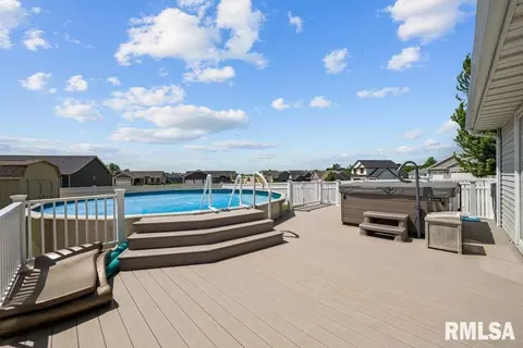29 Dawn Ct, Eldridge, IA 52748 photo 3