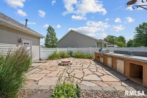 29 Dawn Ct, Eldridge, IA 52748 photo 41